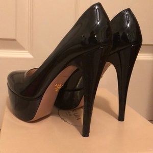 Prada pumps brand new with box